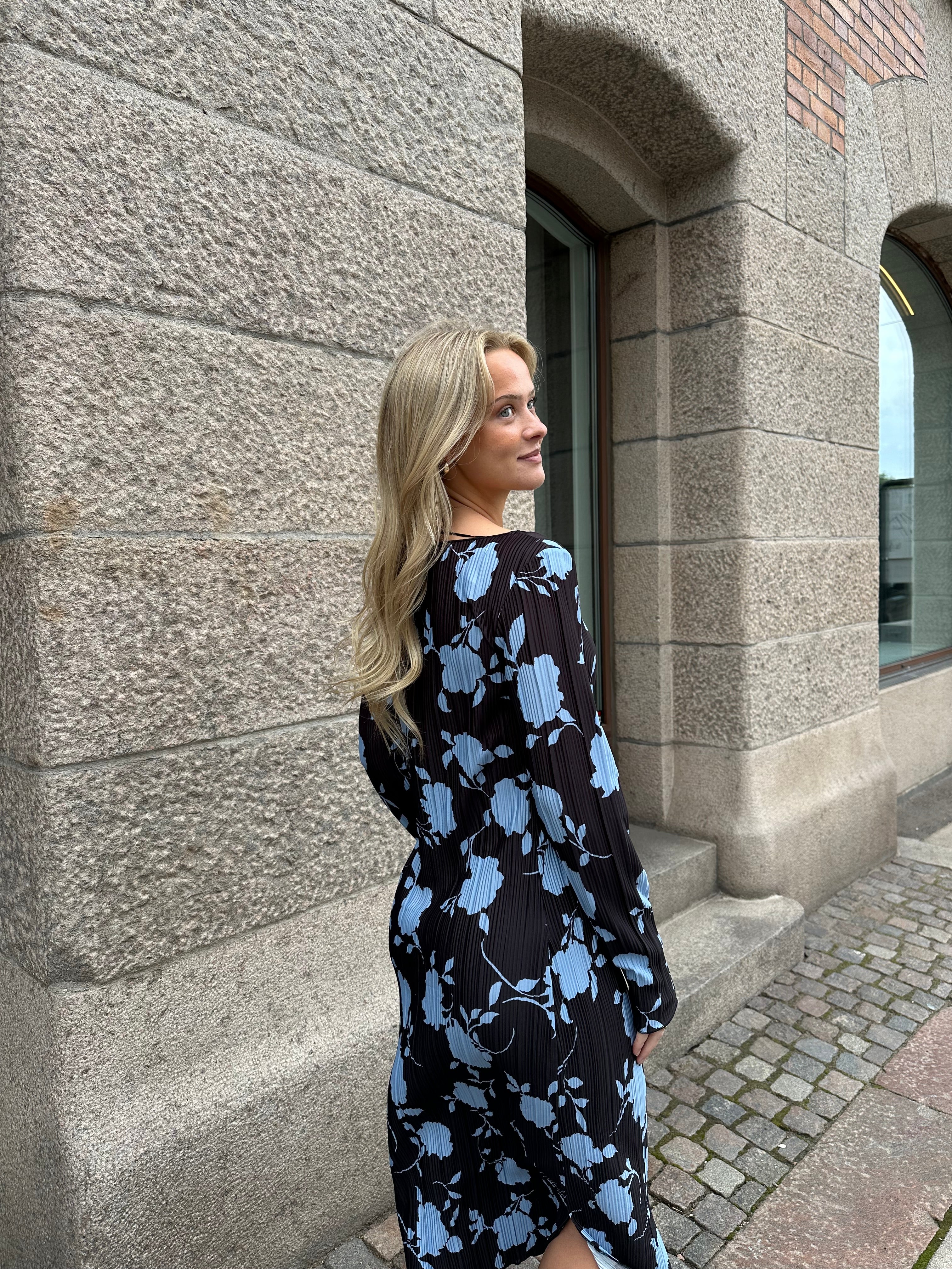 VMKENDAL Short Dress - Black Beauty